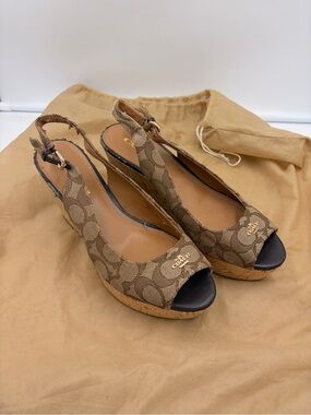 Coach Women’s Ferry Monogram Peep Toe Khaki Platform Cork Wedges Sz 7 W/ Dustbag